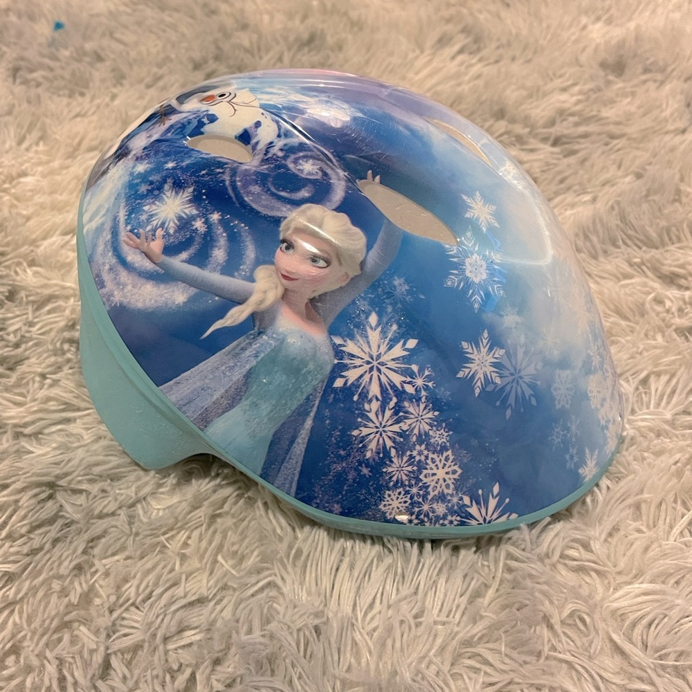 Frozen helmet fits 3-8 years olds